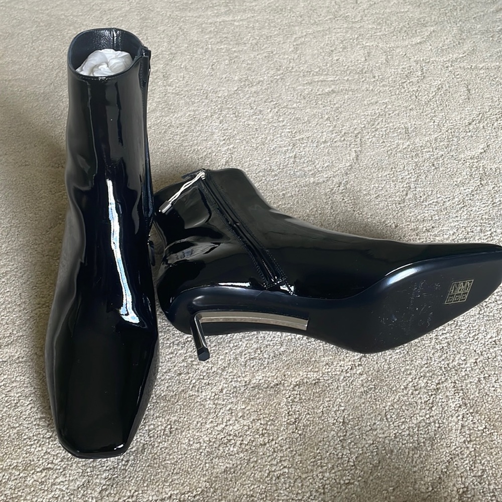 Off-white brand new boots